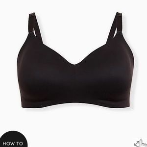 NWOT - BLACK 360° BACK SMOOTHING™ LIGHTLY LINED EVERYDAY WIRE-FREE BRA